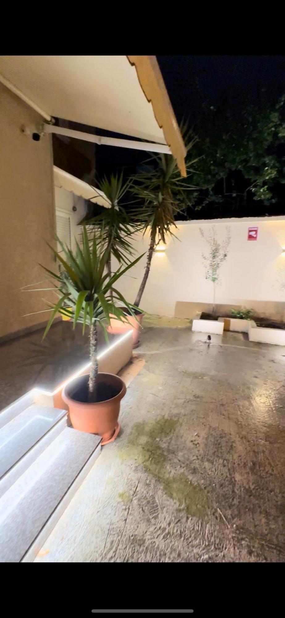 Luxury Center Apartments Тирана Екстериор снимка